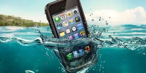 В мобильный телефон попала вода: что делать?